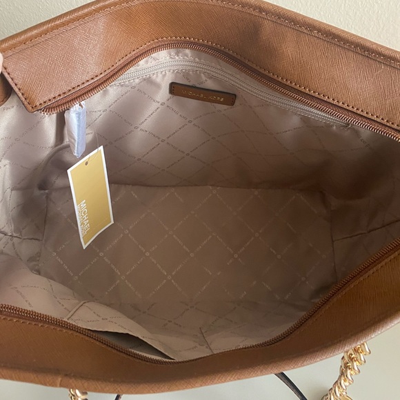 Michael Kors - Picture 3 of 8